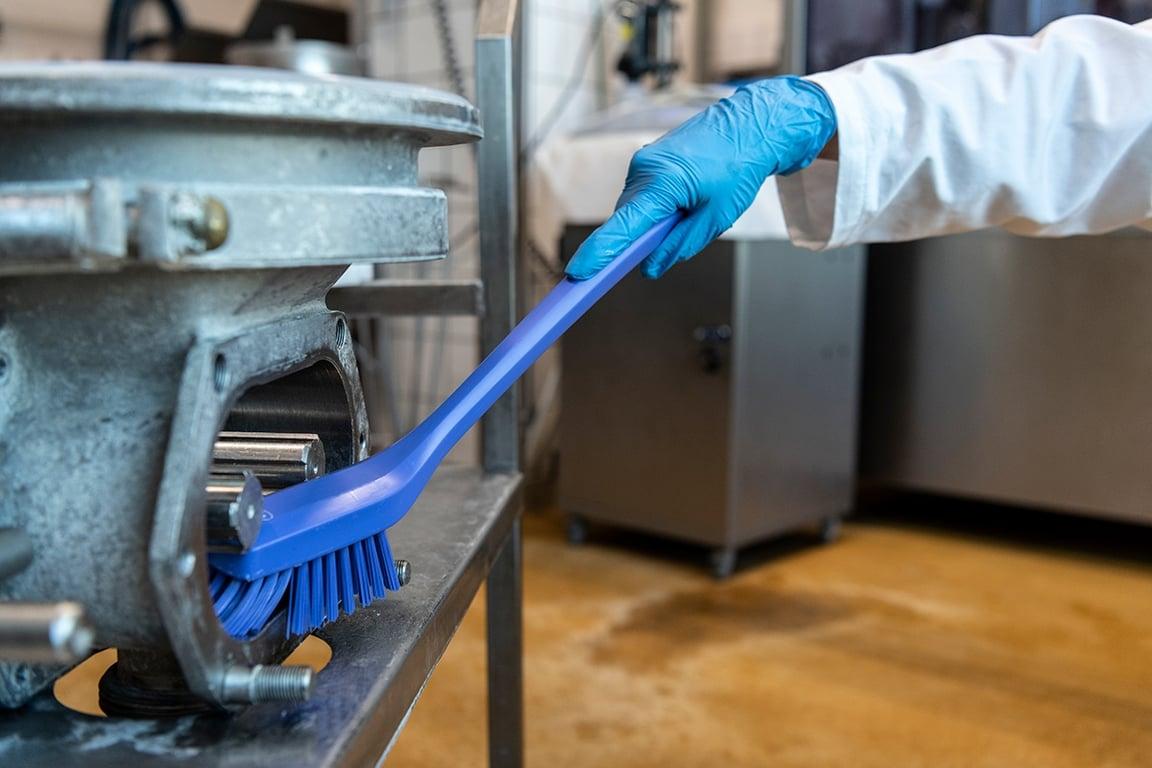 Vikan Hard Long Handled Cleaning Brush 420mm
