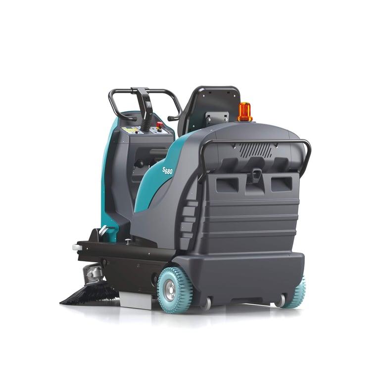 Tennant S680 Ride On Sweeper 