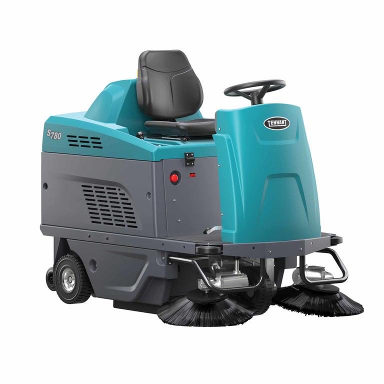 Tennant S780 Ride On Sweeper