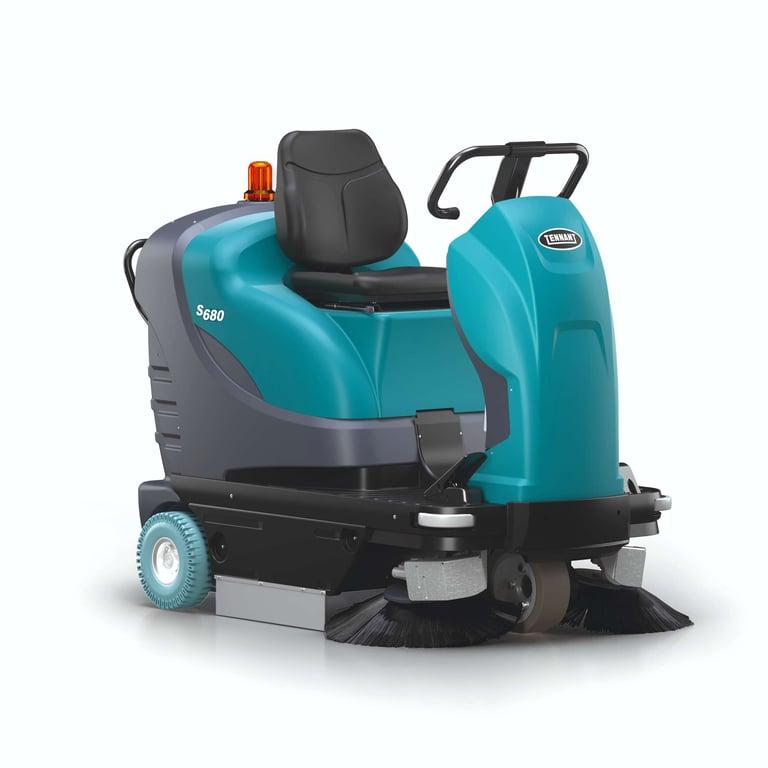 Tennant S680 Ride On Sweeper 