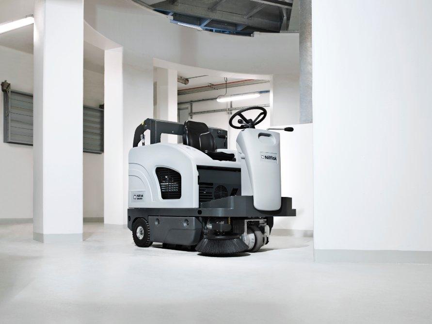 Nilfisk SW4000 Ride On Sweeper