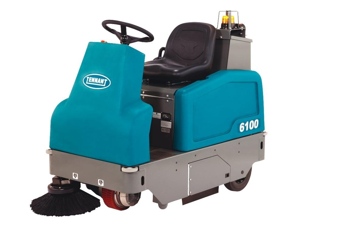 Tennant 6100 Ride On Sweeper