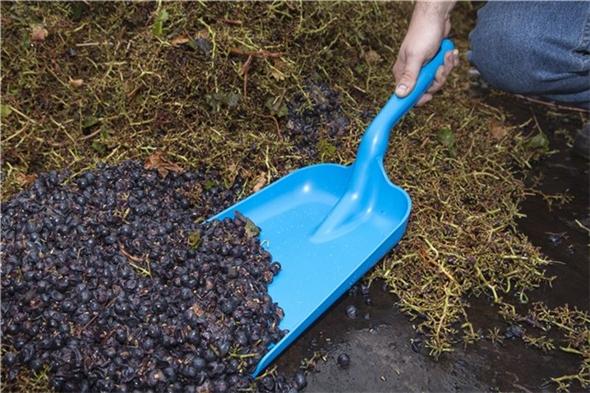 Vikan Hand Shovel 550mm