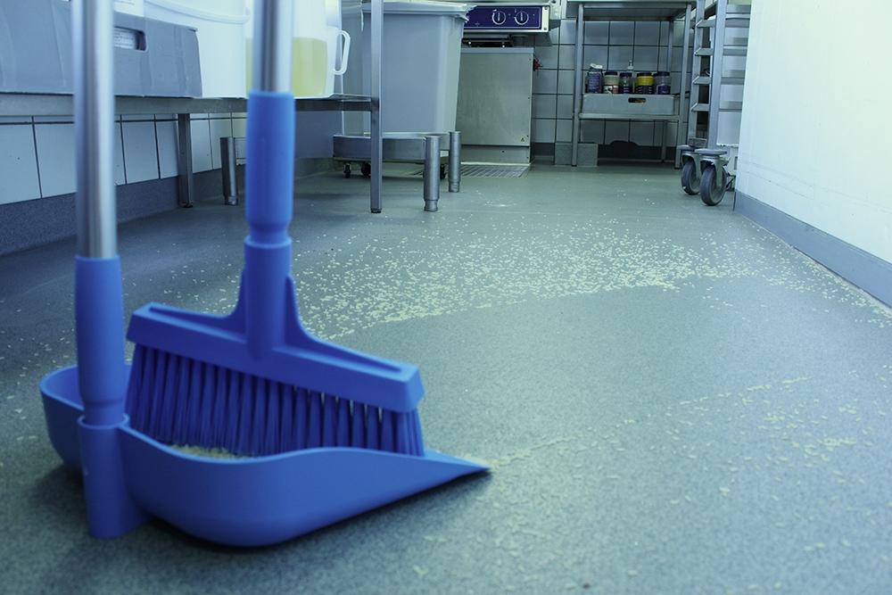 Vikan Upright Dustpan 330mm