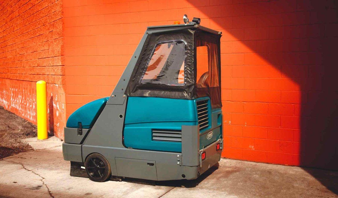 Tennant S20 Ride On Sweeper