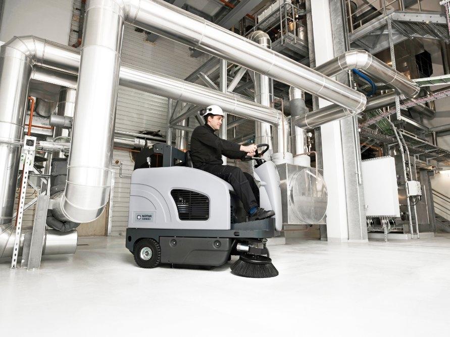 Nilfisk SW4000 Ride On Sweeper