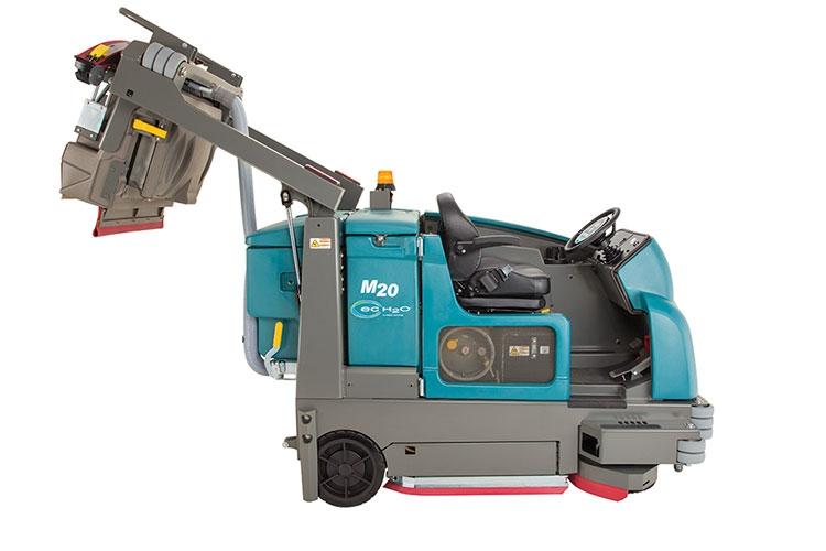 Tennant M20 Ride On Sweeper-Scrubber