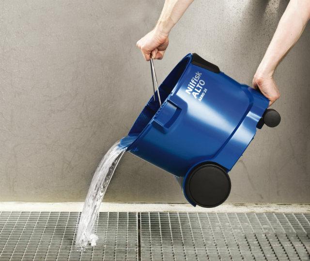 Nilfisk Aero 26-21 PC 240v/110v Vacuum Cleaner