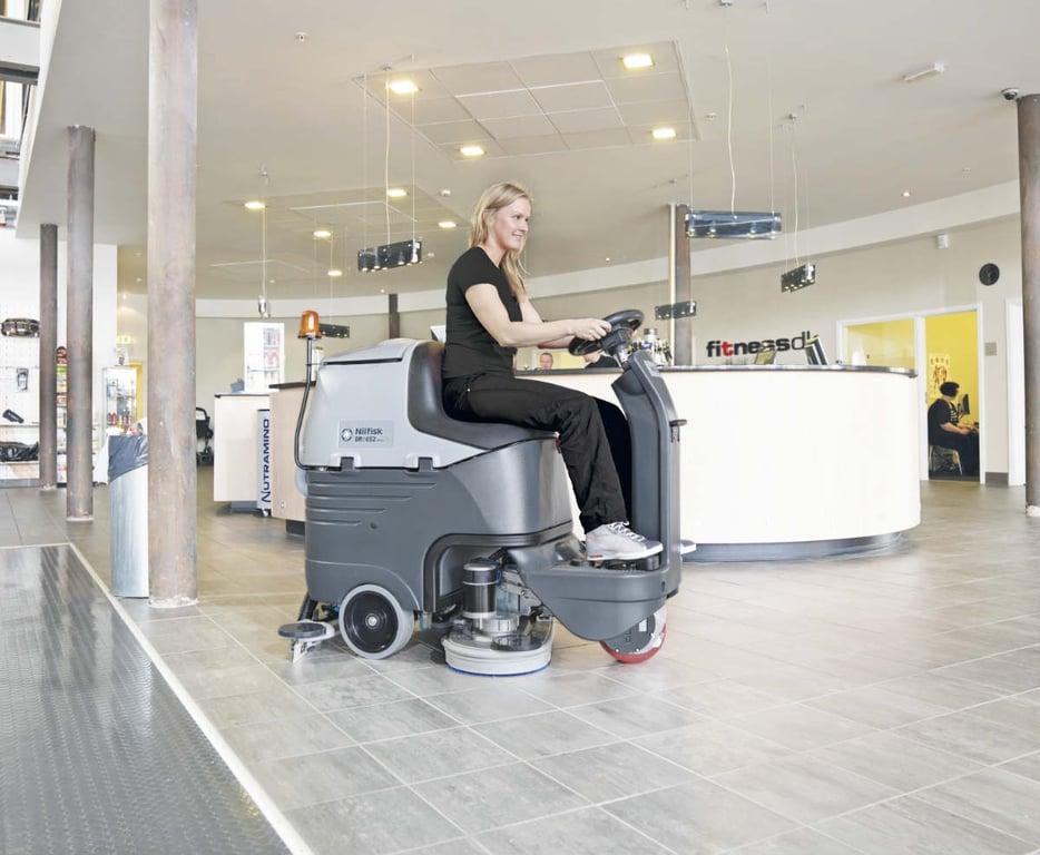Nilfisk BR 652 / 752 Ride On Scrubber Drier
