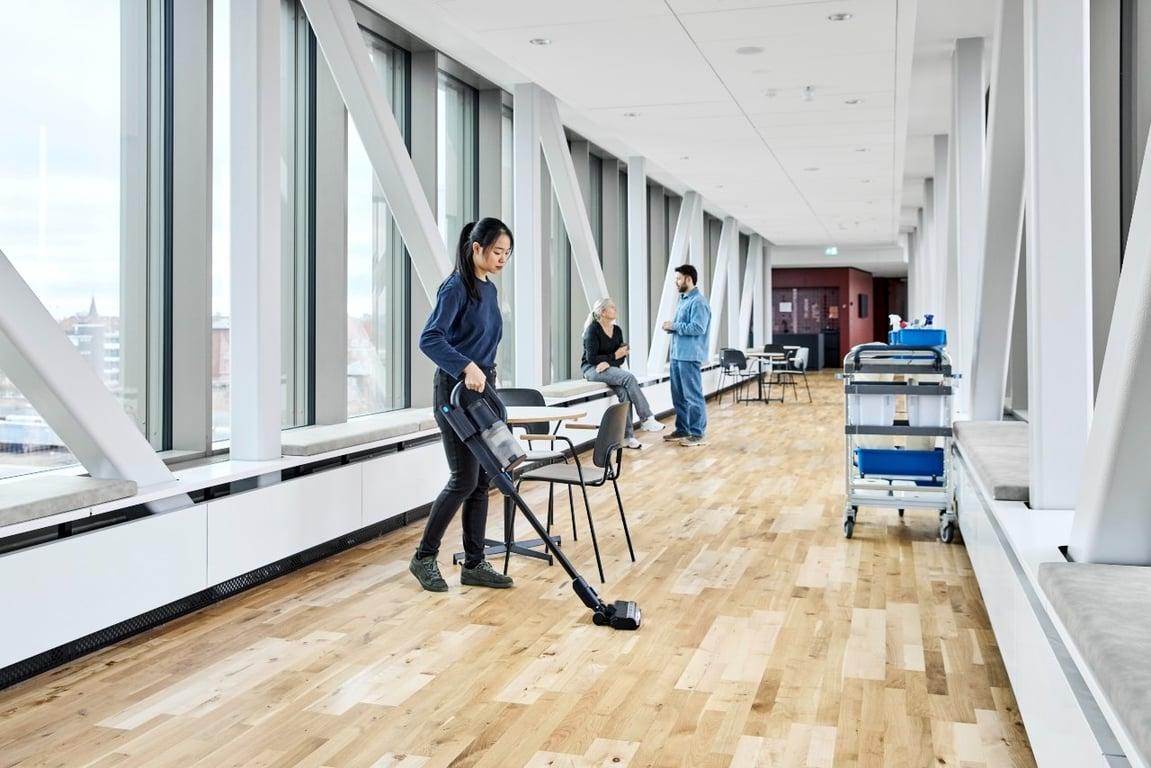 Nilfisk VU200 Cordless Stick Vacuum