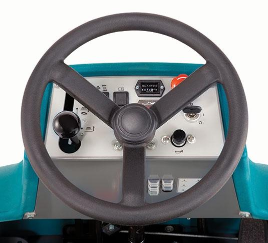 Tennant 6100 Ride On Sweeper