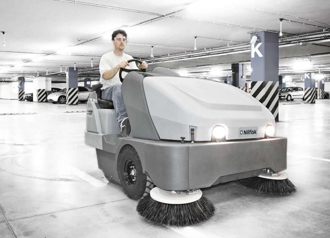 Nilfisk SW8000 165 Ride On Sweeper