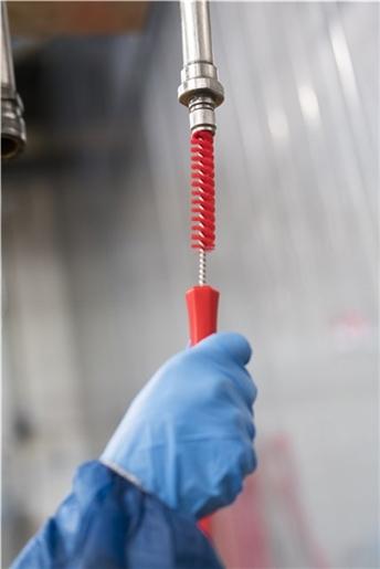 Vikan Hard Short Handle Tube Brush 15mm diameter