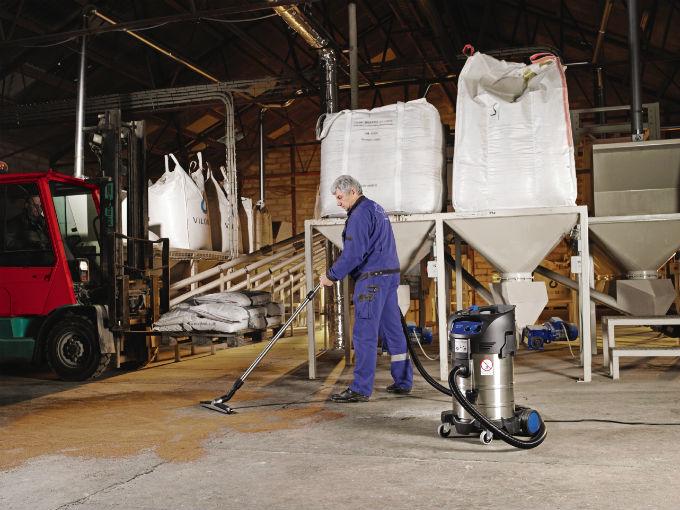 Nilfisk Attix 40-0M PC Type 22 ATEX Vacuum 240v