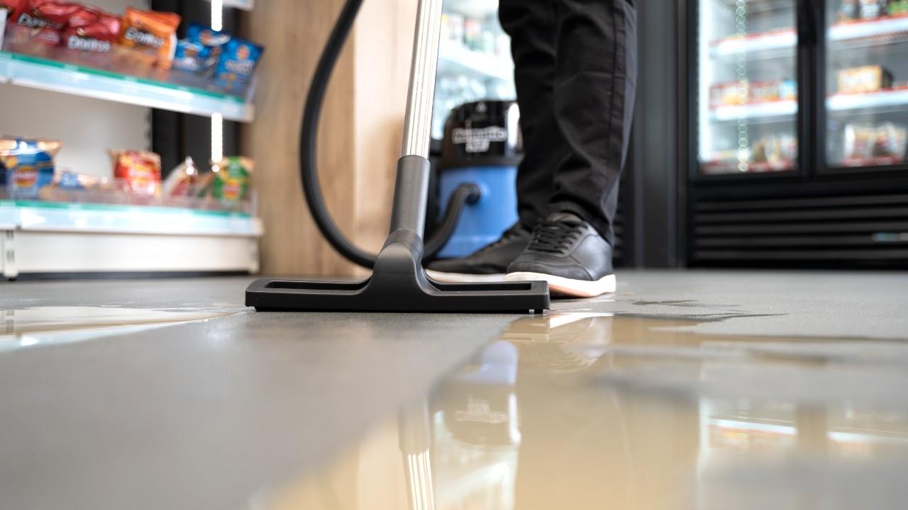 Numatic WBV370NX Cordless Wet & Dry Vacuum