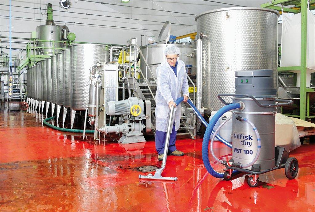 Nilfisk VHO 200 Liquid Recovery Vacuum